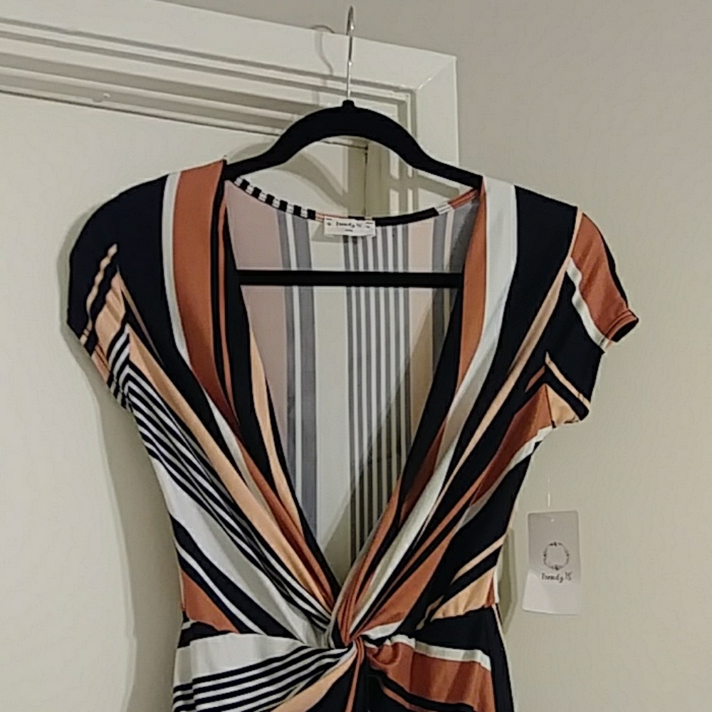 BEAUTIFUL STRIPED DRESS